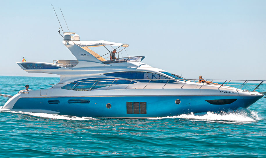Alquiler de barcos en puerto Banús. Azimut 58 Fly.