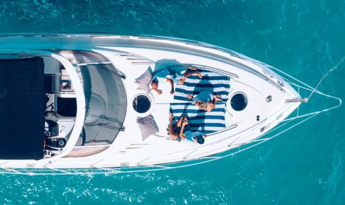 Alquiler de barcos en puerto Banús. Fairlane Targa.