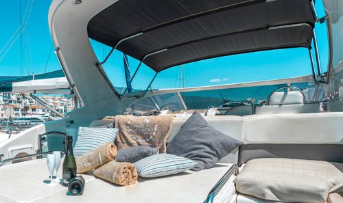 Alquiler de barcos en puerto Banús. Fairlane Targa.