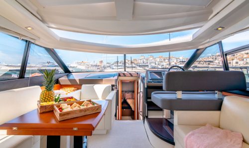 Alquiler de yates en puerto Banús. Prestige 50.