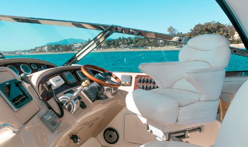 Alquiler de barcos en puerto Banús. Sea Ray Sundance 46.