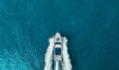 Alquiler de barcos en puerto Banús. Azimut 58.