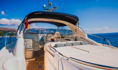 Alquiler de barco en puerto Banús, Marbella. Cranchi Mediterranee 50