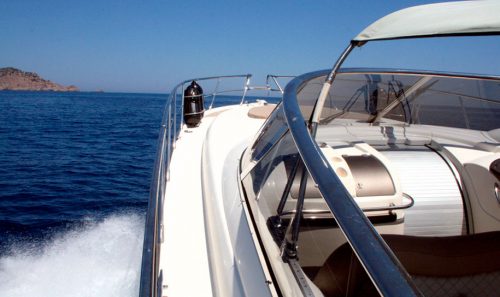 Alquiler de barco en puerto Banús, Marbella. Cranchi Mediterranee 50