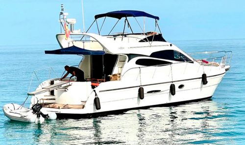 Alquiler de yate en puerto Banús, Marbella. Doqueve Majestic 46.