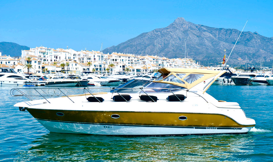Alquiler de velero en puerto Banús, Marbella. SESSA MARINE C35.