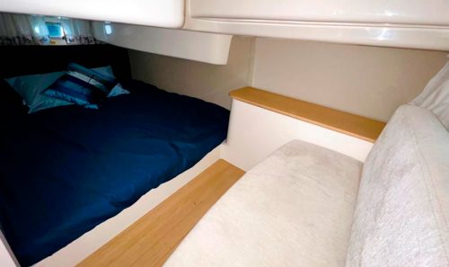 Alquiler de velero en puerto Banús, Marbella. SESSA MARINE C35.