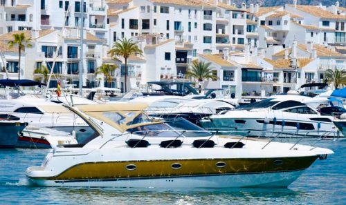 Alquiler de velero en puerto Banús, Marbella. SESSA MARINE C35.