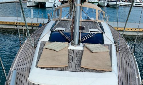 Alquiler de velero en puerto Banús, Marbella. Sailboat Váruna.