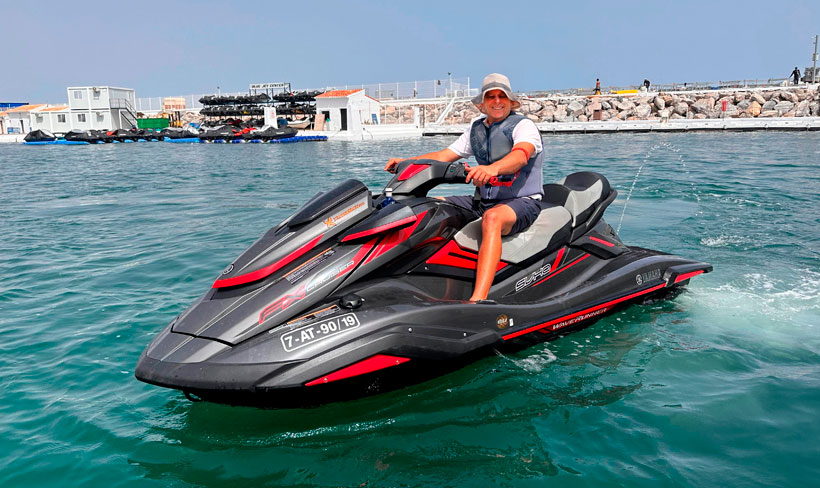 Alquiler moto de agua Puerto Banús con titulín