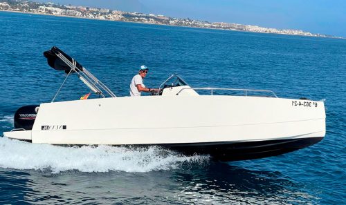 Alquiler de lancha en Puerto Banús, NUVA M6 Open.