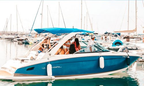 Alquiler de barcos en puerto Banús. Regal 2800.